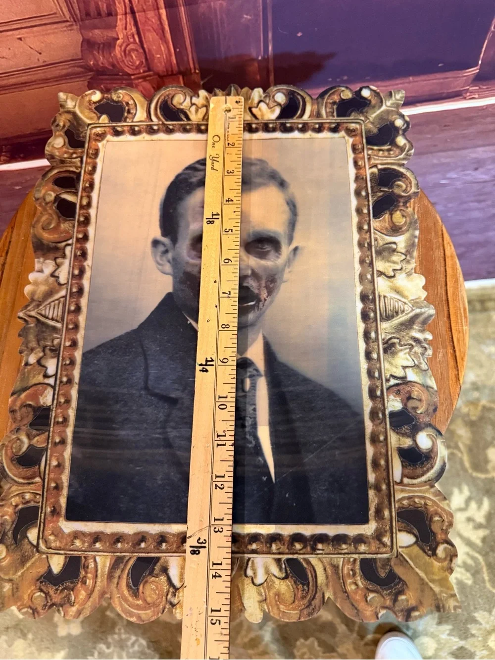 Halloween Lenticular Faux Antique Portrait Faux Ornate Frame Haunted House Home